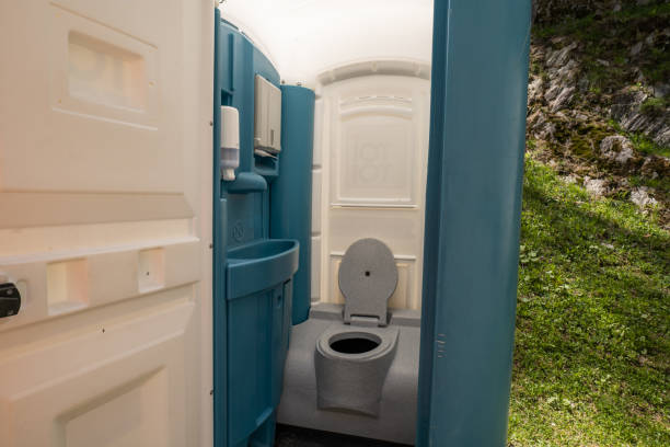 Best Best portable toilet rental  in Puyallup, WA