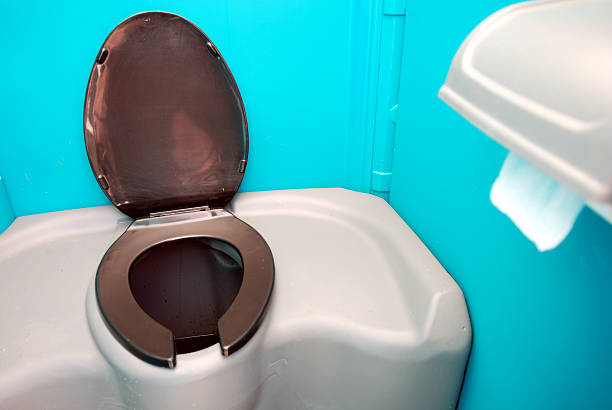 Best Portable restroom trailer rental  in Puyallup, WA